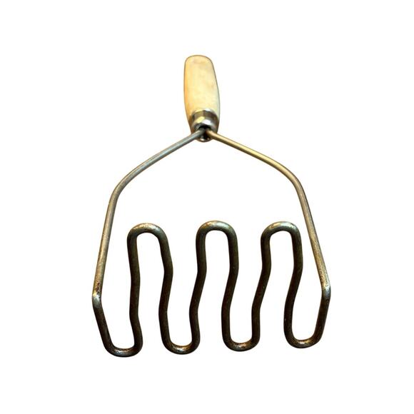 Vintage Potato Masher Wood Handle Zig Zag Wire Farmhouse Kitchen Utensil Retro - Picture 1 of 4